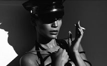 Calendrier Pirelli 2006 : J-Lo en guess star