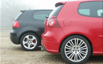 Match Golf V GTI contre Golf V R32 : canaille éduquée contre catcheuse remontée