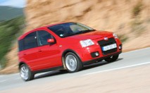 Panda 100 HP Sport : Fiat invente la sportive low-cost !