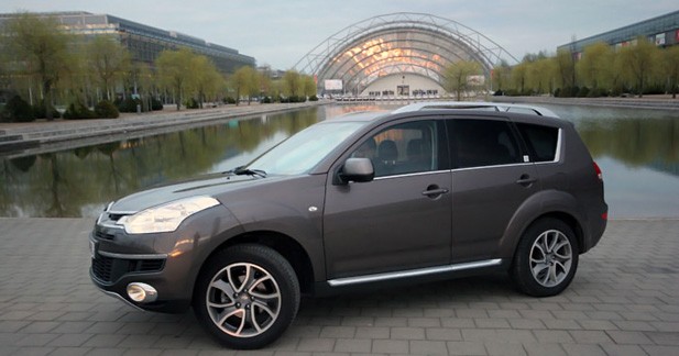 Caraudiovidéo : le Citroën C-Crosser à la loupe