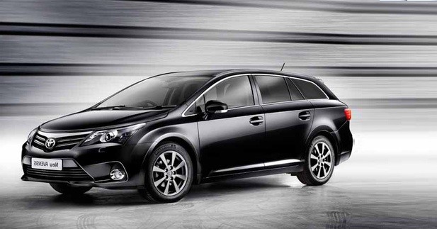 Toyota Avensis restylée: Discrétion assurée !