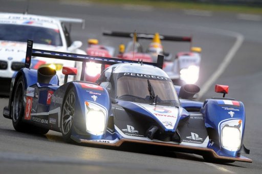 La Peugeot 908 908 HDi-FAP N°3 pilotée par Simon Pagenaud sur la piste du Mans le 10 juin 2010
