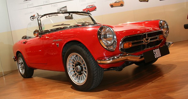 Honda souffle 60 bougies à Rétromobile