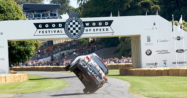 Le Juke joue les acrobates à Goodwood