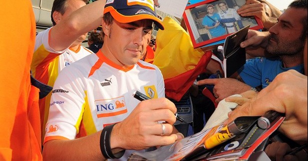 F1 : Alonso signe chez Ferrari pour 3 ans