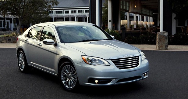 Chrysler 200 : Intérim assuré