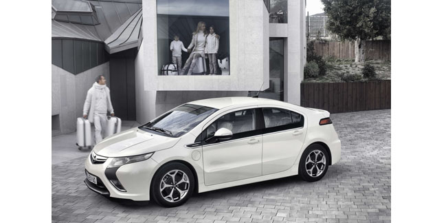 Opel présentera la version de série de l'Ampera à Genève