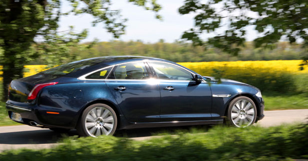 Essai Jaguar XJ : traditions bousculées