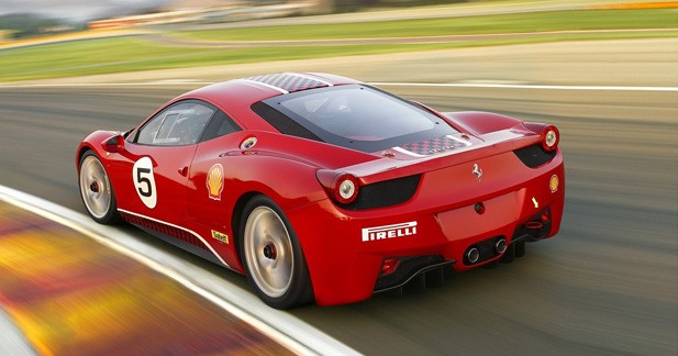 Ferrari  458 Challenge : Taillée pour la piste