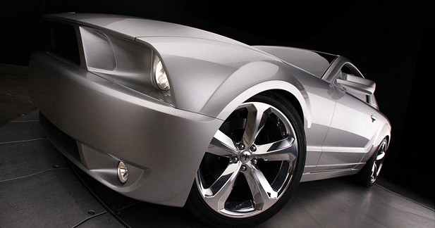 Ford Mustang Iacocca Silver 45th Anniversary Edition : La Mustang fête ses 45 ans !