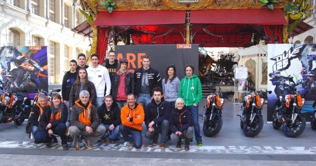 KTM Duke 125 : 5 ambassadeurs pour le roadster orange !