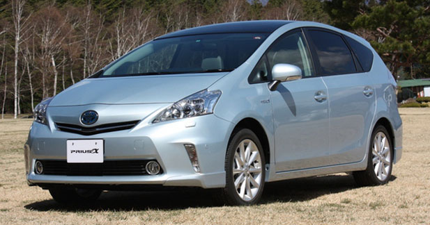 Toyota lance la Prius allongée au Japon