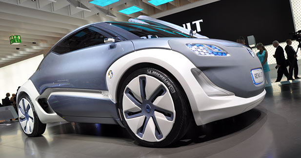 Renault : le site de Flins produira un modèle électrique et des batteries
