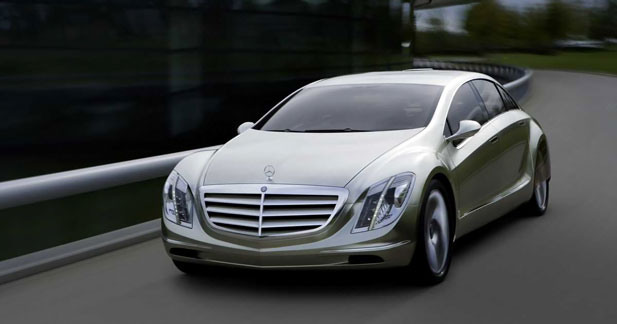 Mercedes-Benz F700