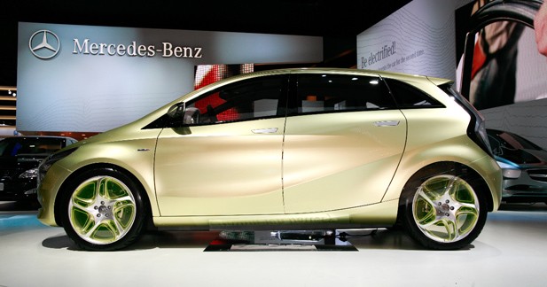 Mercedes BlueZERO Concept : trois fleurs dans le même pot