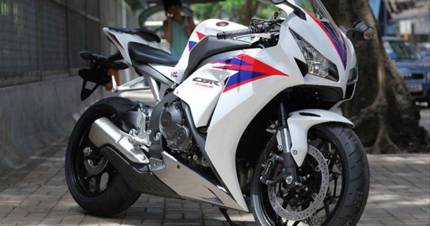 Nouvelle Honda CBR 1000 RR Fireblade 2012 : Les premières images