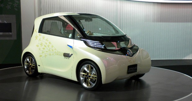 Toyota FT-EV II : micro-car branchée