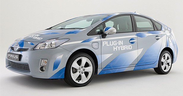 Toyota Prius enfichable 2012 : Branchez, débranchez, roulez