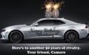 La Camaro souhaite un joyeux anniversaire à la Mustang