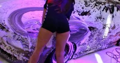 La saison des carwashs sexy bat son plein