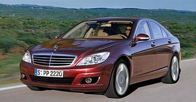 La Mercedes Classe C de 2007 prend des allures de petite Classe S