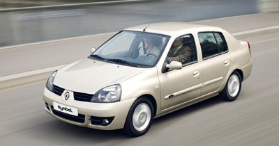 Clio 2 tricorps : mamie fait de la résistance