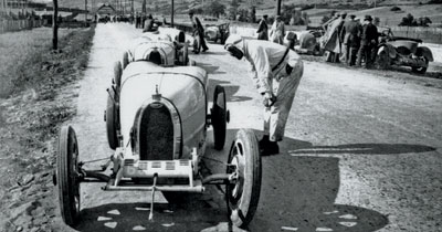 Les Bugatti de course et leurs sp�cificit�s
