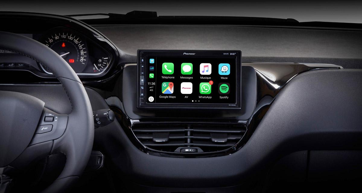 Pioneer dévoile une tablette plug and play avec CarPlay et Android Auto pour la Peugeot 208