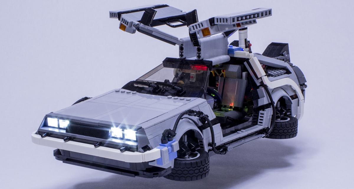 Une Delorean DMC-12 de Retour vers le futur en Lego
