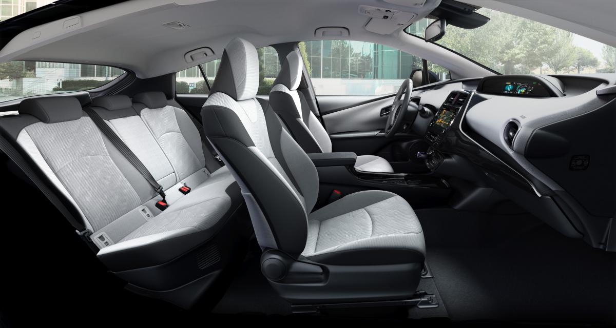 Toyota Prius Rechargeable : la version cinq places en trois points
