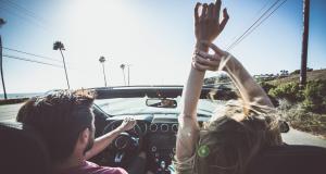 Album musical : 10 titres à écouter pour une virée en voiture