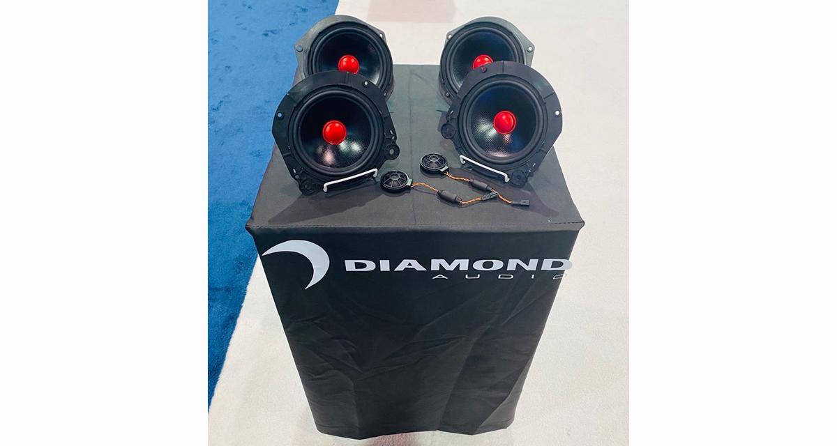 Diamond Audio présente des haut-parleurs hi-fi «plug and play » pour les Tesla