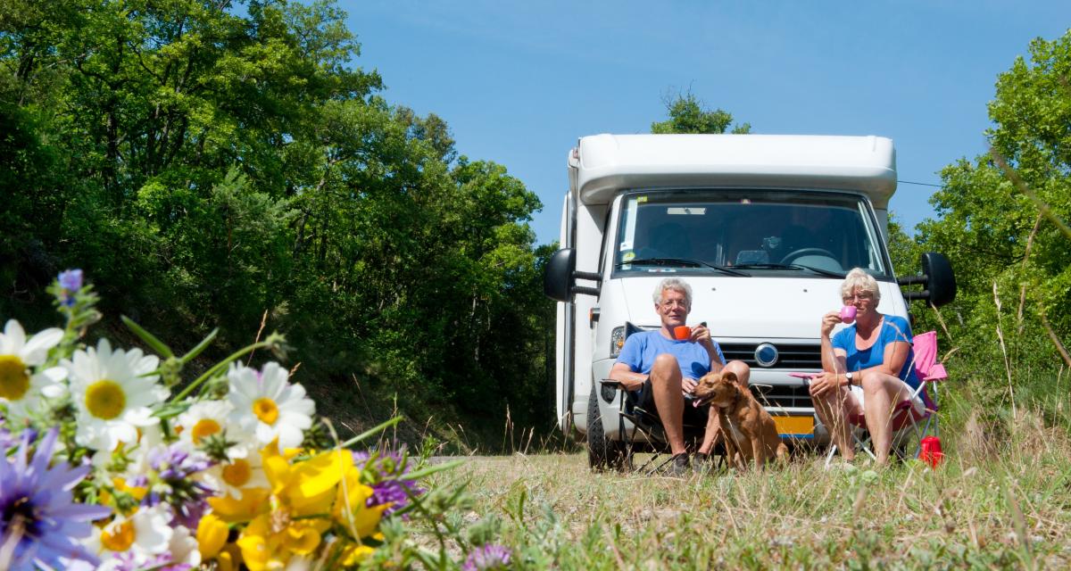 Confinement : des retraités bloqués depuis des semaines avec leur camping-car