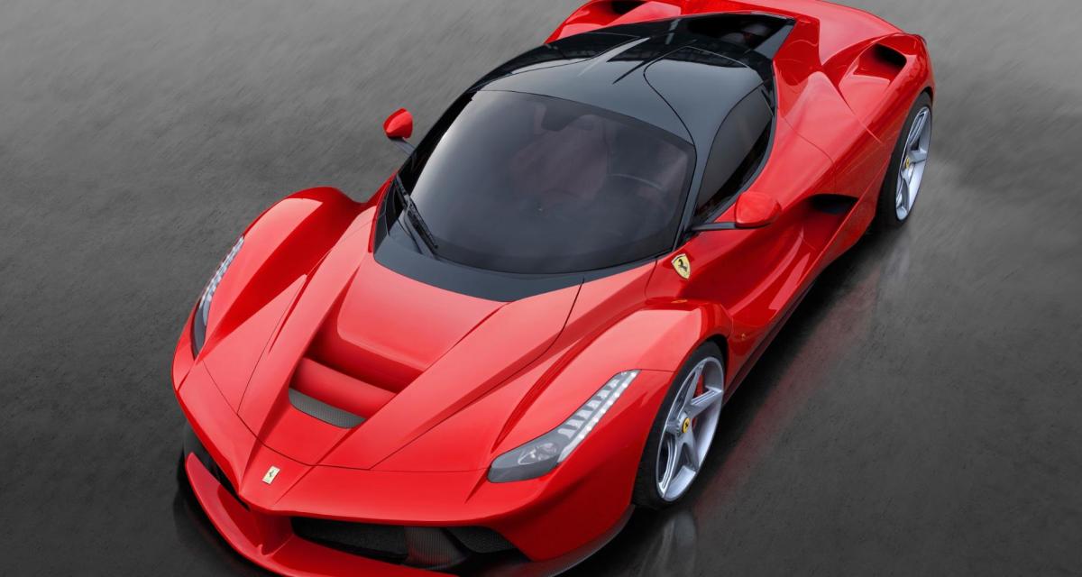À fond de compteur : la Ferrari LaFerrari à 372 km/h sur l'autoroute !