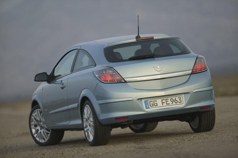  - Opel Astra GTC Hybride