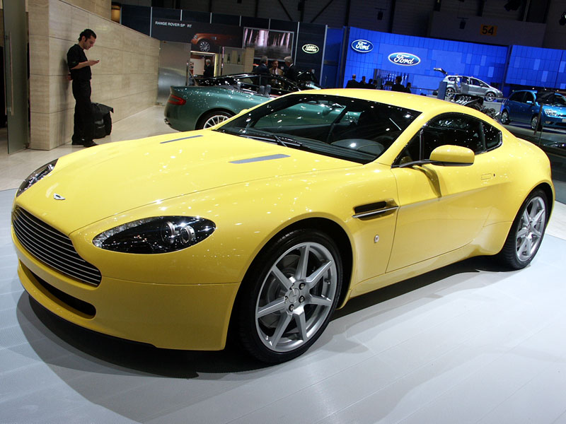 - Aston Martin V8