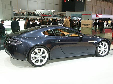  - Aston Martin Vantage V8