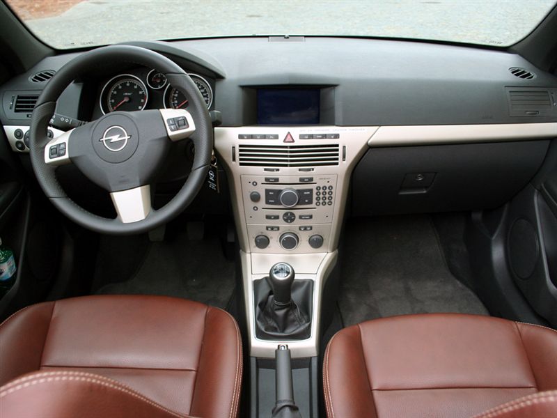  - Opel Astra TwinTop 2.0T + 1.9 CDTI