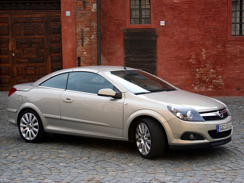  - Opel Astra TwinTop 2.0T + 1.9 CDTI