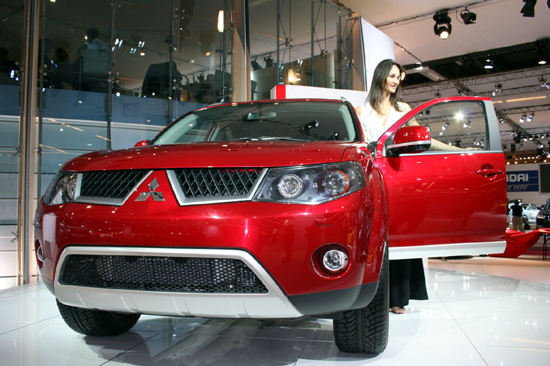  - Mitsubishi Outlander Concept