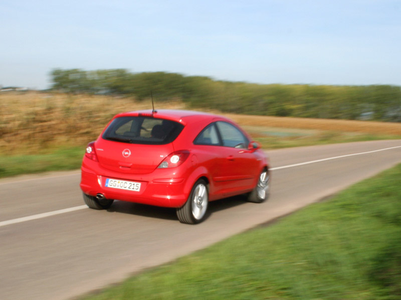  - Opel Corsa 1.4 Twinport Sport 90 ch (2007)