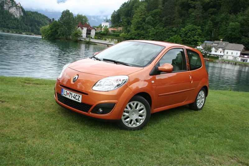 Renault Twingo 2 - Mayotte Hebdo