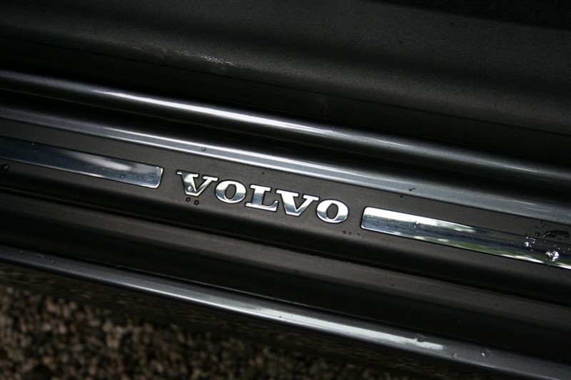 - Volvo V70 T6