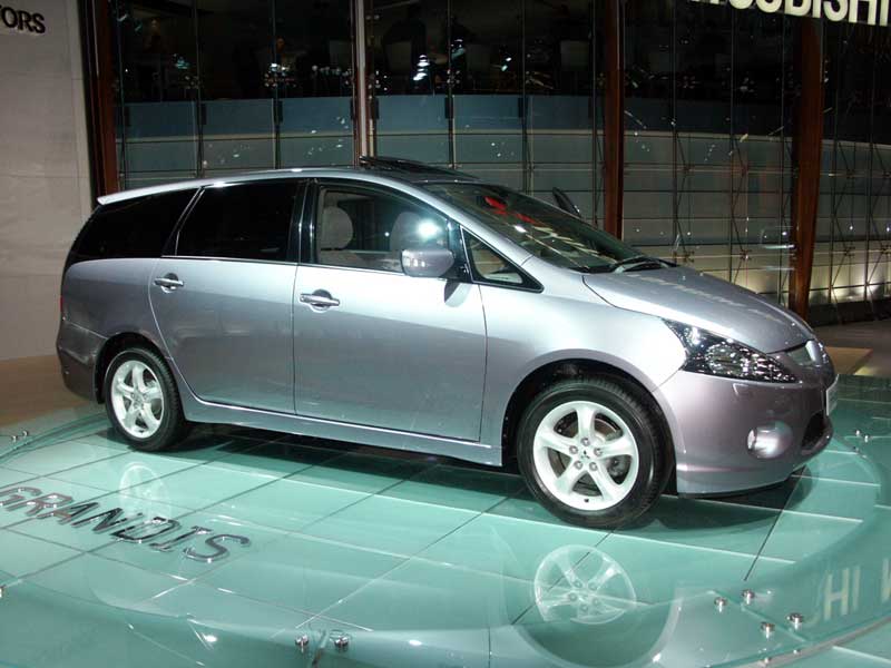  - Mitsubishi Grandis