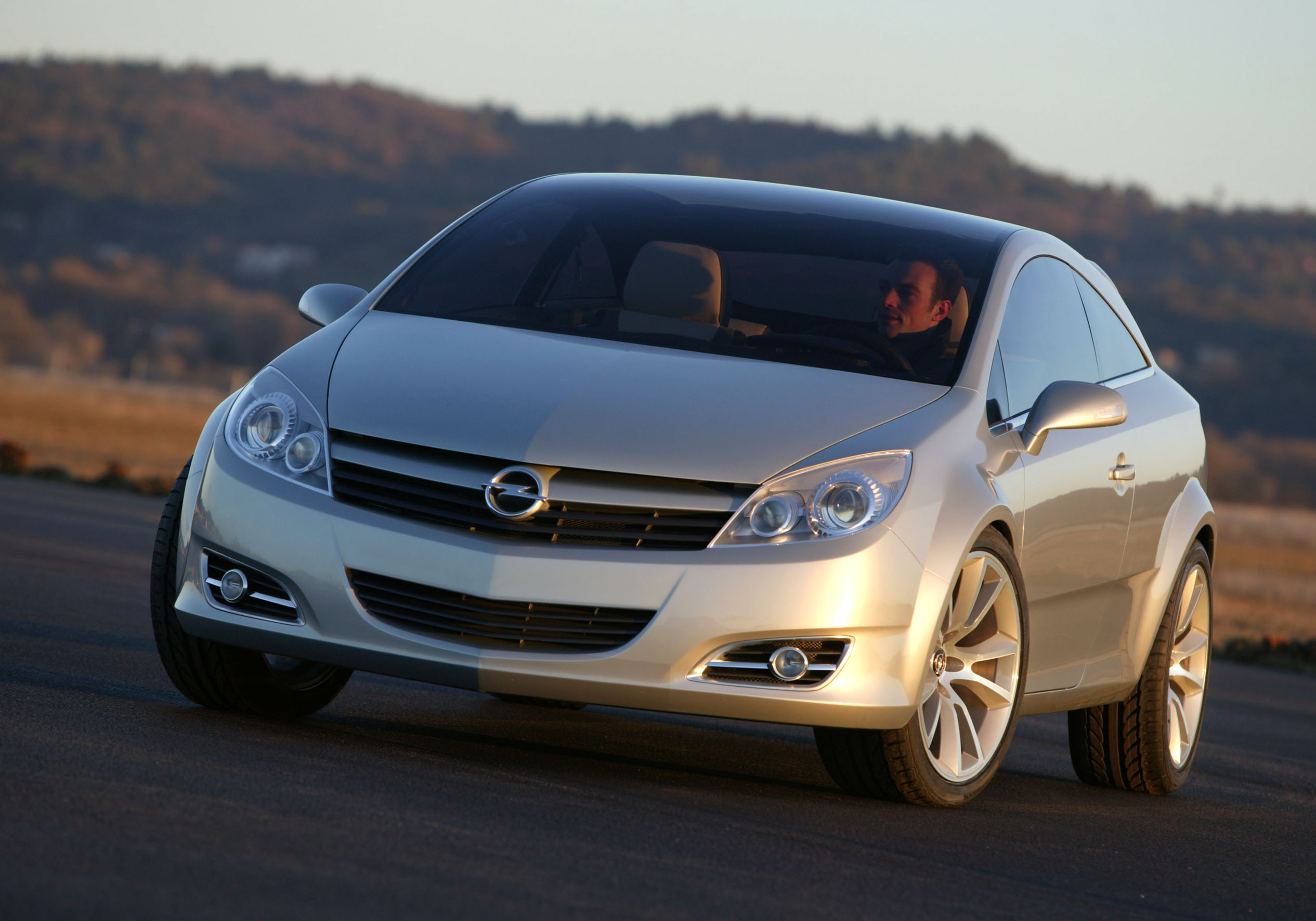  - Opel GTC concept