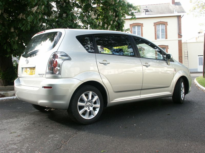  - Toyota Corolla Verso 2004
