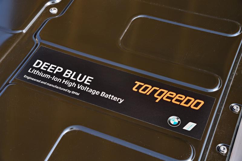 BMW i3 - Torqeedo Deep Blue
