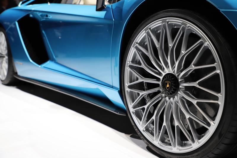  - Lamborghini Aventador S Roadster