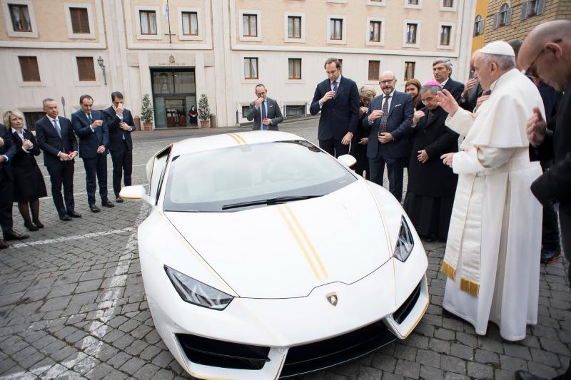  - Une Lamborghini Huracan unique pour le pape