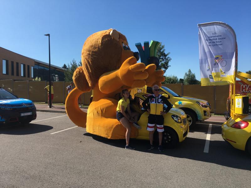 - Tour de France 2019 | nos photos de la Caravane du Tour à bord de la 2CV Cochonou